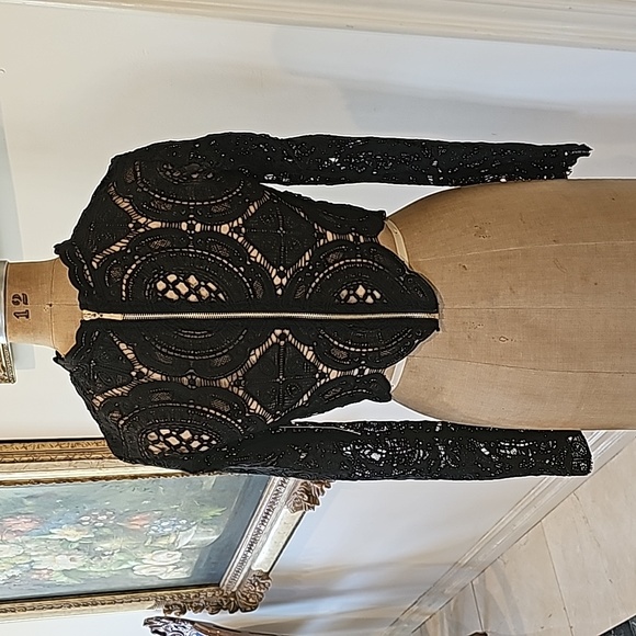 Lulu's Bring Me Back Black Lace Long Sleeve Crop Top Size Small NWT - Picture 4 of 11
